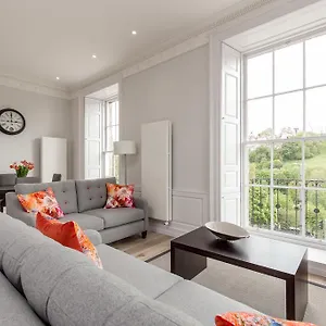Destiny Scotland - Chisholm Hunter Apartamento