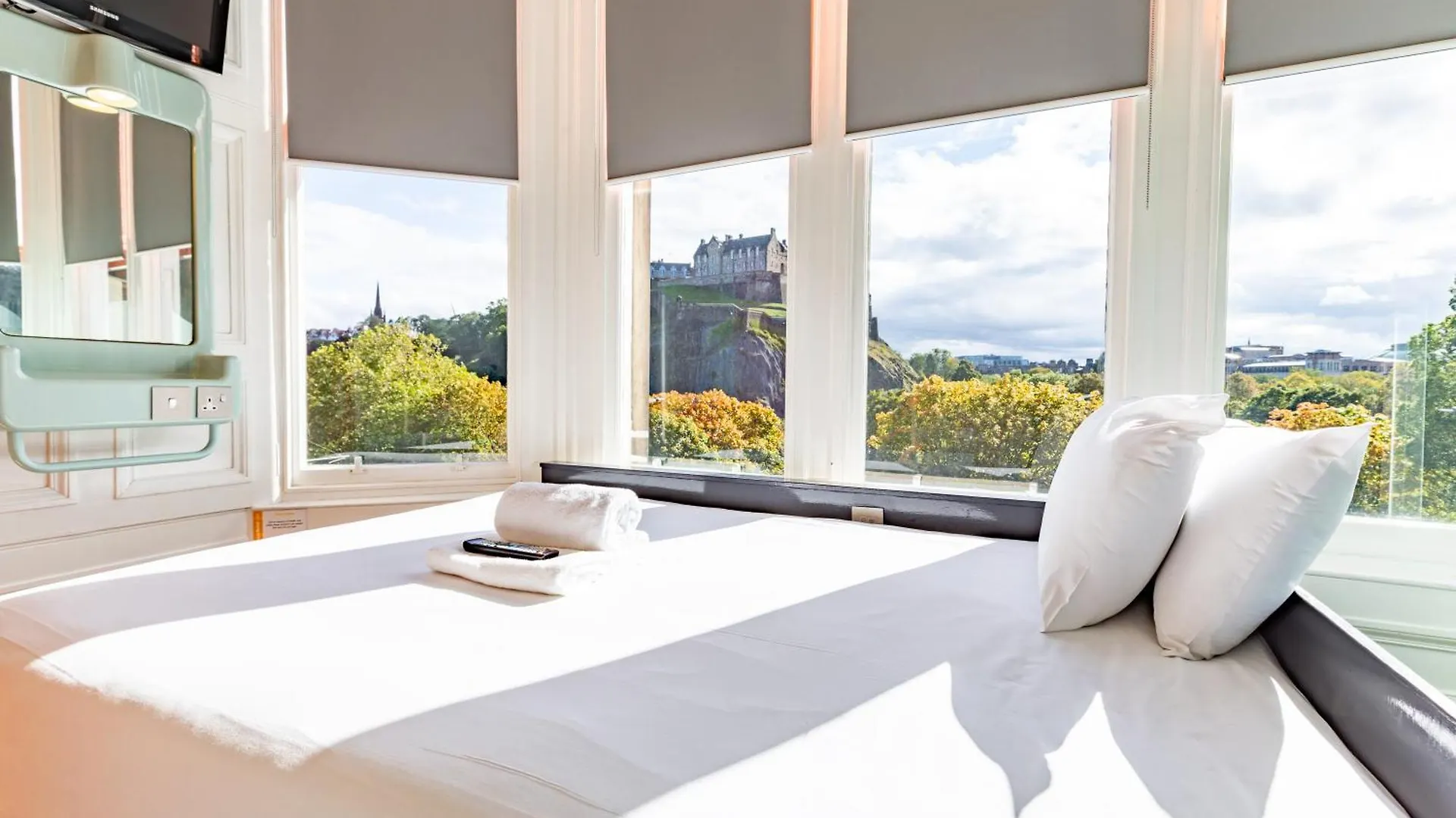 Easyhotel Edimburgo 2*,